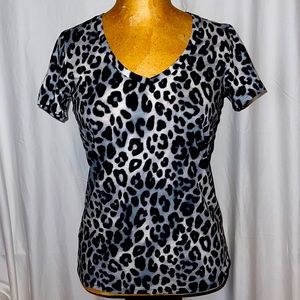 PINK BY V S Cheetah 🐆 Print Vneck TEE NWT